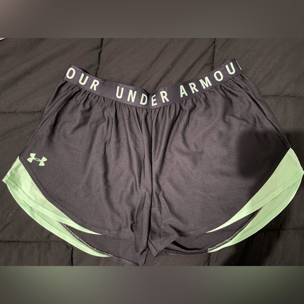 WOMENS UNDER ARMOUR RUNNING SHORTS